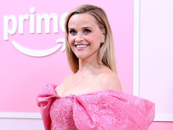 Reese Witherspoon تعود بالوردي