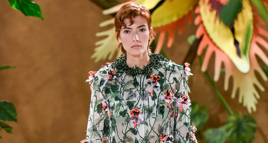 اليوم الثاني من Paris Haute Couture Week.. حكايات تُروى بالأزياء