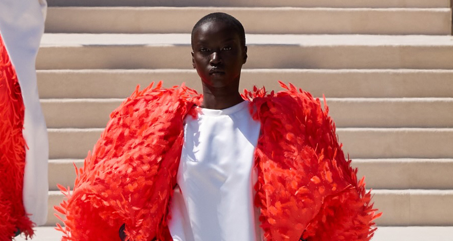 أول مجموعة كوتور لـ Pierpaolo Piccioli مع Balenciaga