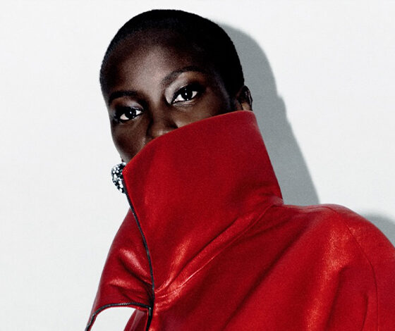 Balenciaga إعادة إحياء للتراث بتصاميم    شتوية مبتكرة
