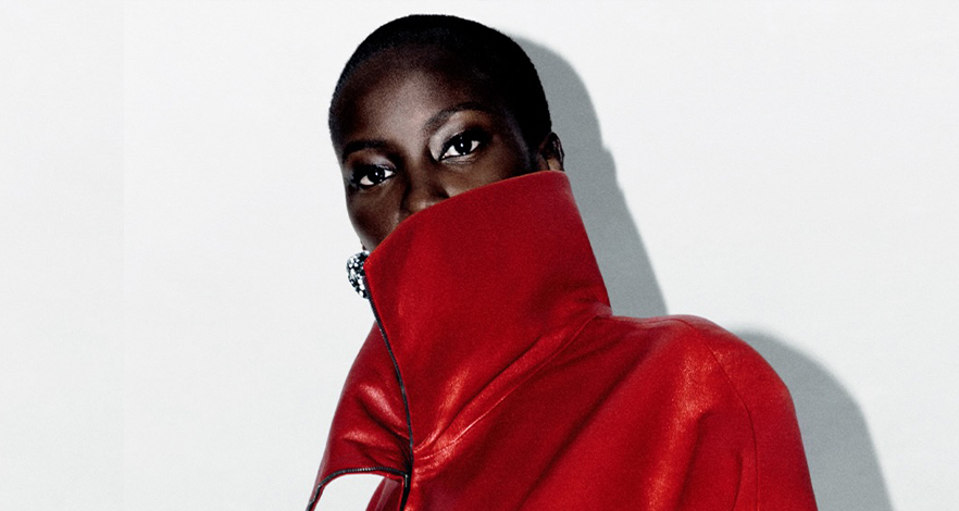 Balenciaga إعادة إحياء للتراث بتصاميم    شتوية مبتكرة