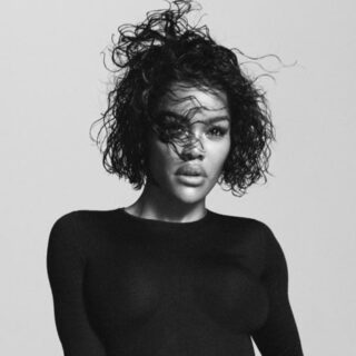 Balenciaga إعادة إحياء للتراث بتصاميم    شتوية مبتكرة