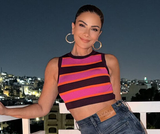 Backwards Jeans من كيت موس إلى صبا مبارك