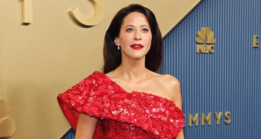 Jackie Tohn بفستان من Georges Chakra في Emmy Awards