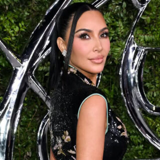 Dior تقدم عرض Cruise 2028 في شنغهاي بقيادة Jonathan Anderson