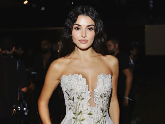 Hande Erçel… أناقة باريسية بتوقيع Elie Saab
