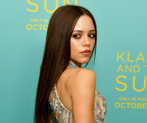 Jenna Ortega بفستان من الفولاذ