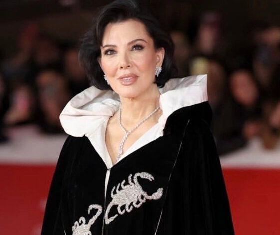 Kris Jennerتعيد إحياء قطعة نادرة من خزانة Elizabeth Taylor
