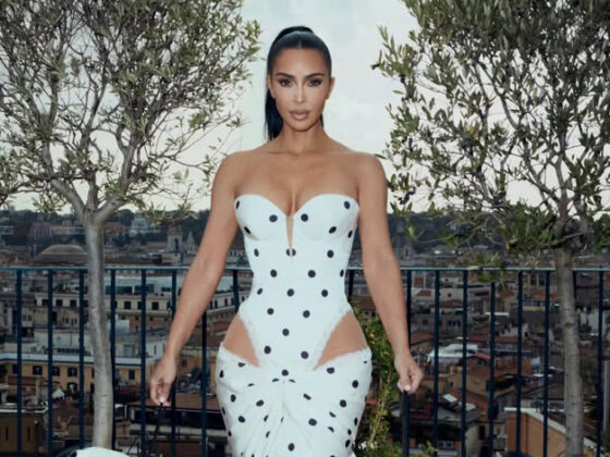KIM KARDASHIAN  بفستان عروس بنقشة البولكا دوت