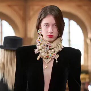 نجوم الصف الأول في عرض Valentino لربيع 2027